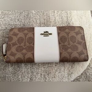 Coach Wallet LIKE NEW